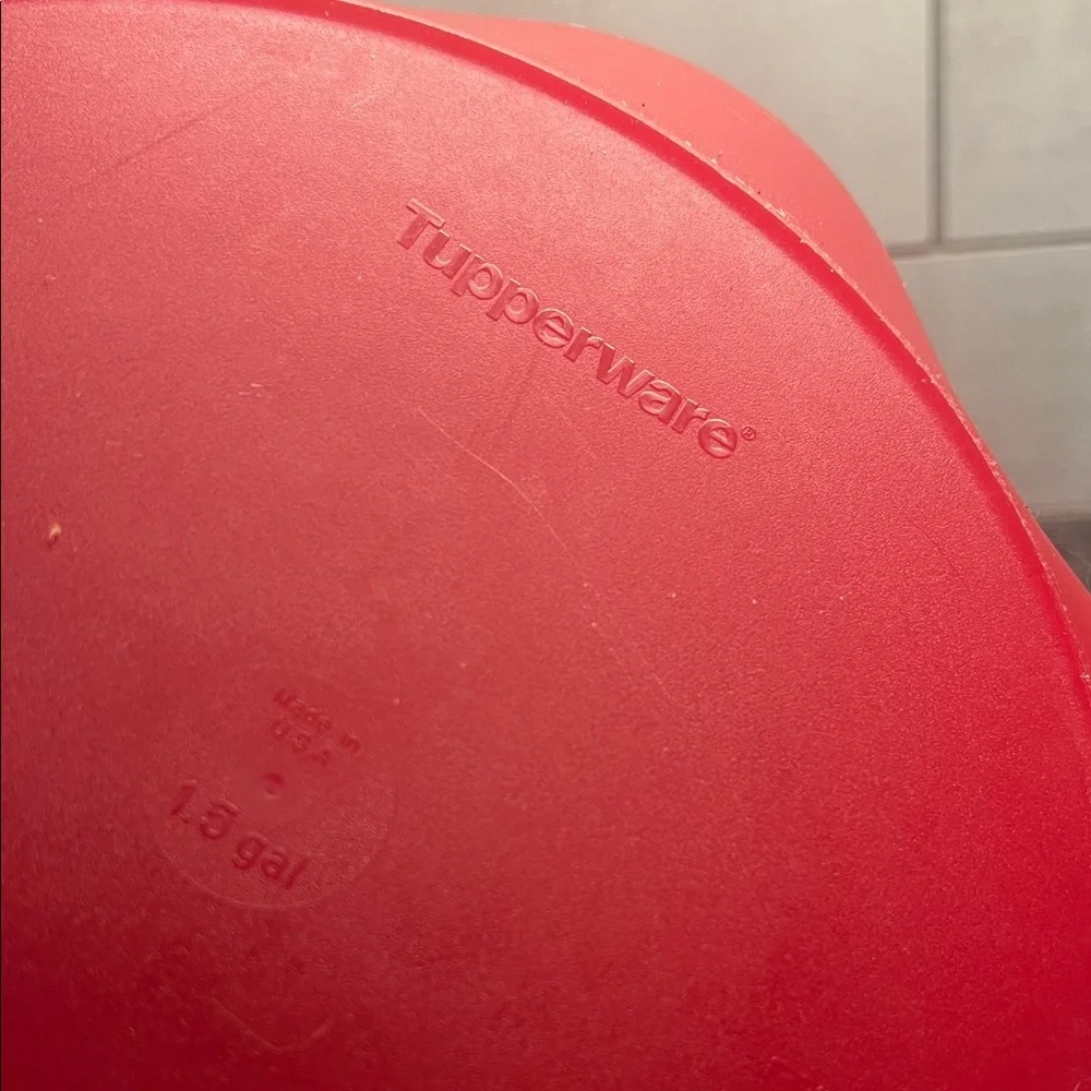 Tupperware vibrant red